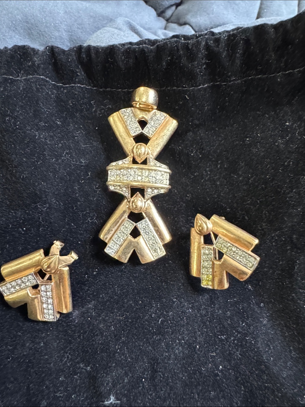 Gold-Tone Ribbon Crystal Pendant and Earring Set - Unbranded